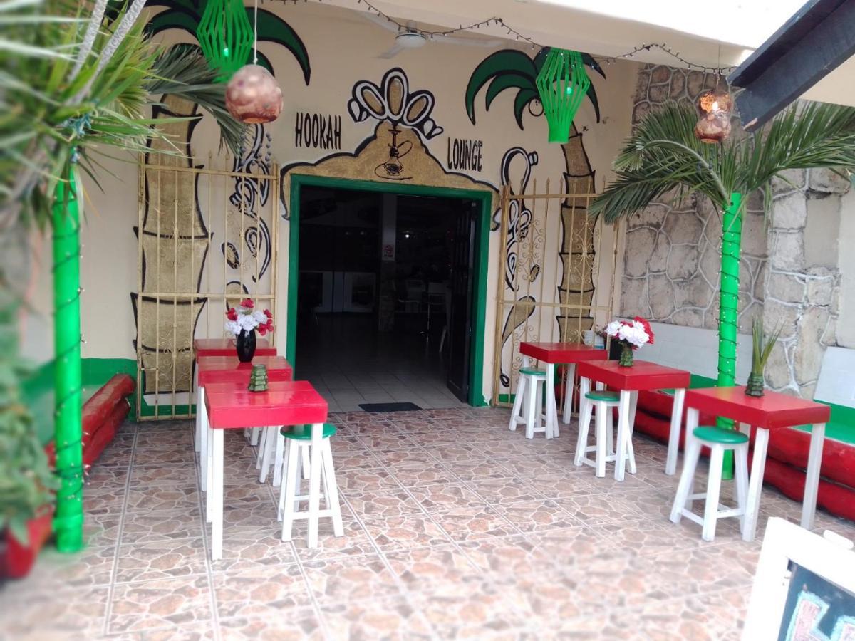 hostal hotel ado Cancún Exterior foto
